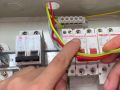电工知识：电工穿线时，为什么配电箱都预留这么长的电线？原来作用这么大 (384播放)